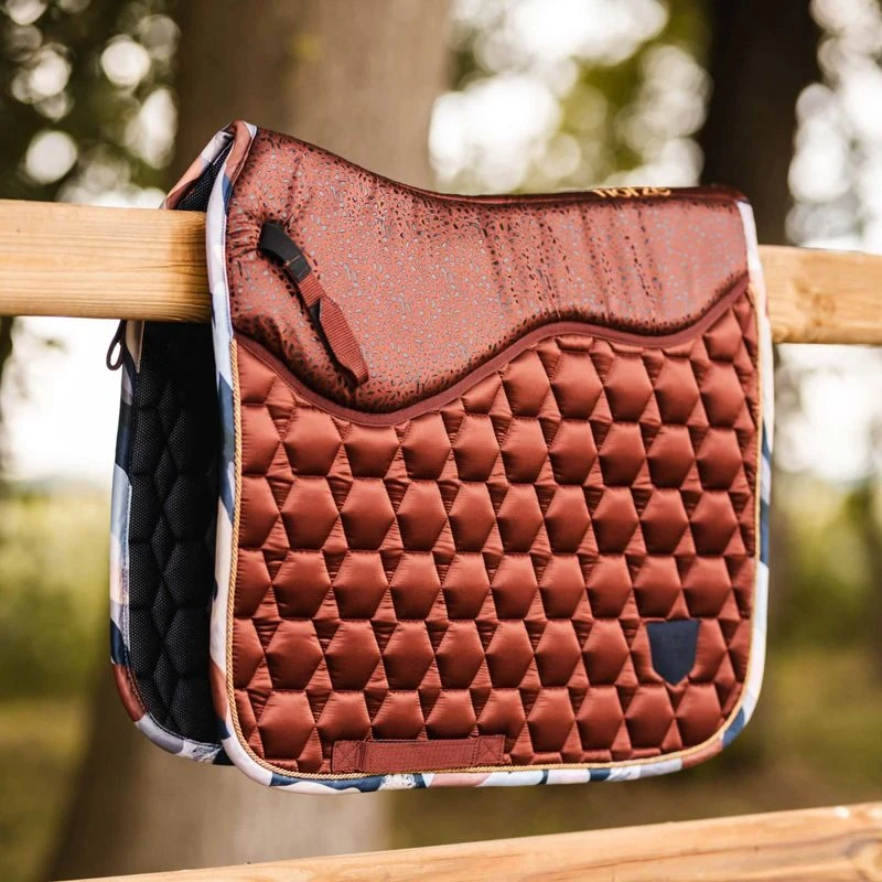 Horze Terrazzo Grip Tech Dressage Saddle Pad - Smoked Paprika 4 Horze Terrazzo Grip Tech Dressage Saddle Pad - Smoked Paprika - Image 4